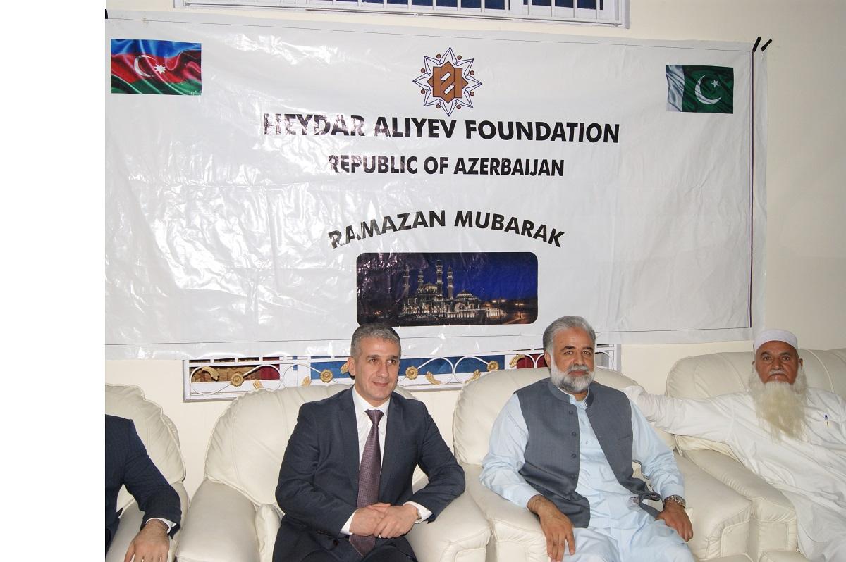 Heydər Əliyev Fondu tərəfindən Pakistanda Ramazan ayı ilə əlaqədar bayram sovqatları təqdim olunub (FOTO)