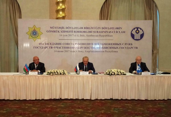 Gömrük orqanlarının vəzifəli şəxslərinin fəaliyyət qaydası müəyyən olundu (FOTO)