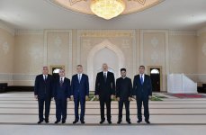 Prezident İlham Əliyev Cocuq Mərcanlıda tikilmiş məsciddə yaradılan şəraitlə tanış olub (FOTO)