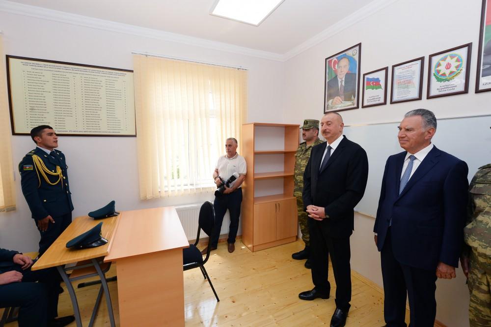 Prezident İlham Əliyev Cocuq Mərcanlıda yeni inşa olunan məktəblə tanış olub (FOTO)
