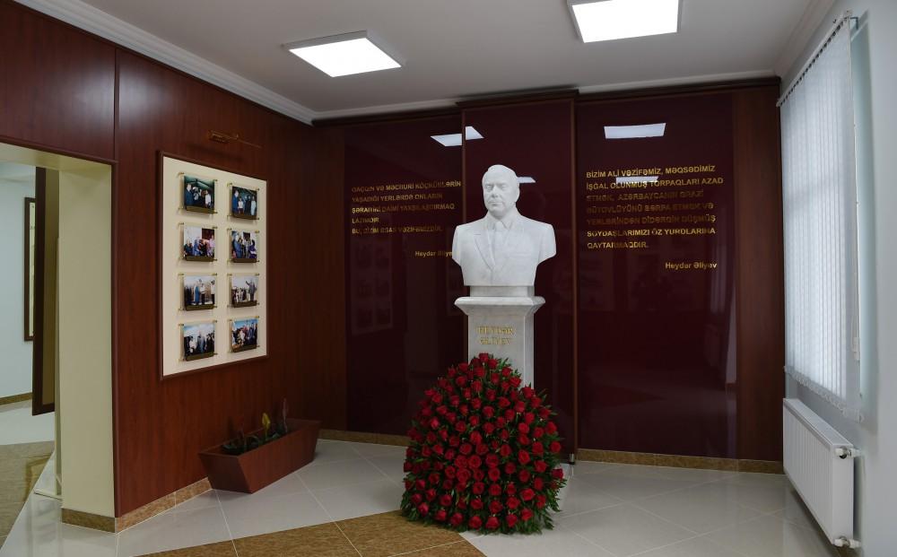 Prezident İlham Əliyev Cocuq Mərcanlıda yeni inşa olunan məktəblə tanış olub (FOTO)
