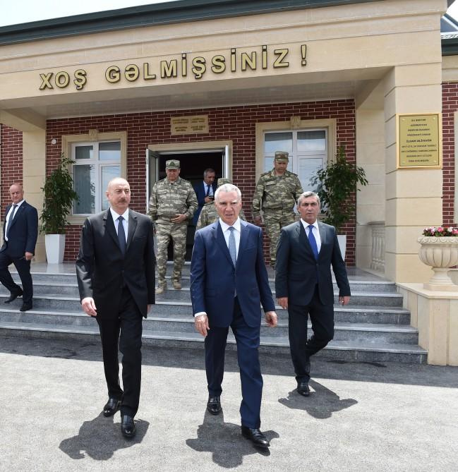 Prezident İlham Əliyev Cocuq Mərcanlıda yeni inşa olunan məktəblə tanış olub (FOTO)