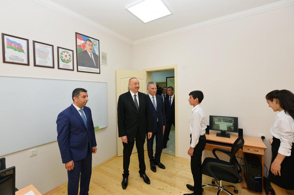 Prezident İlham Əliyev Cocuq Mərcanlıda yeni inşa olunan məktəblə tanış olub (FOTO)