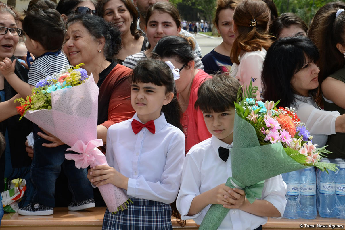 "Son zəng"i çalınanlar (FOTOSESSİYA)