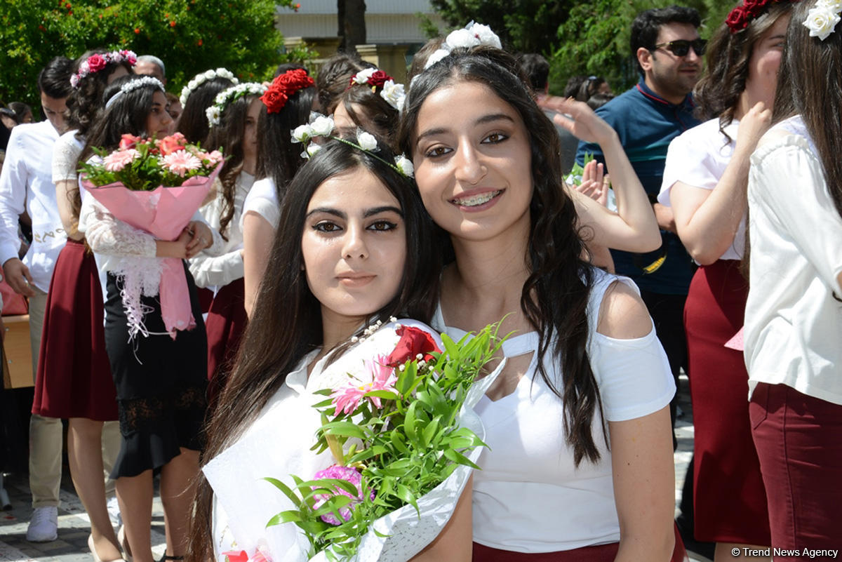 "Son zəng"i çalınanlar (FOTOSESSİYA)