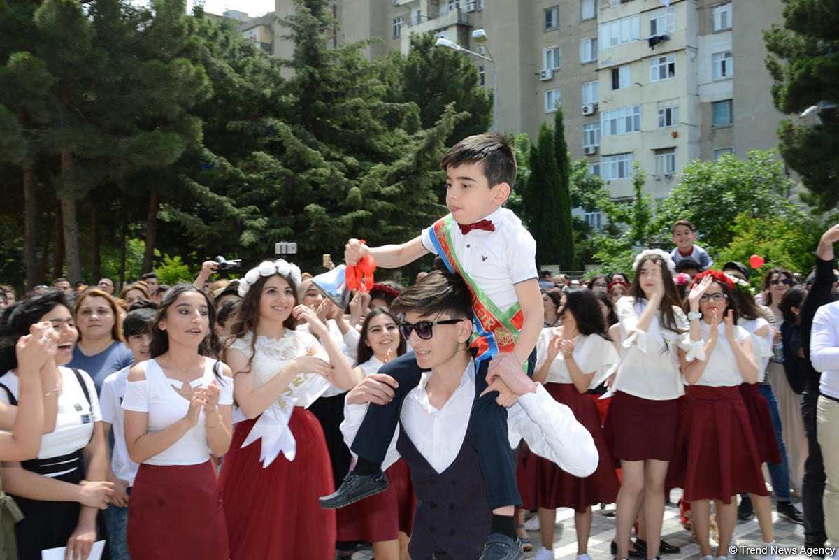 "Son zəng"i çalınanlar (FOTOSESSİYA)