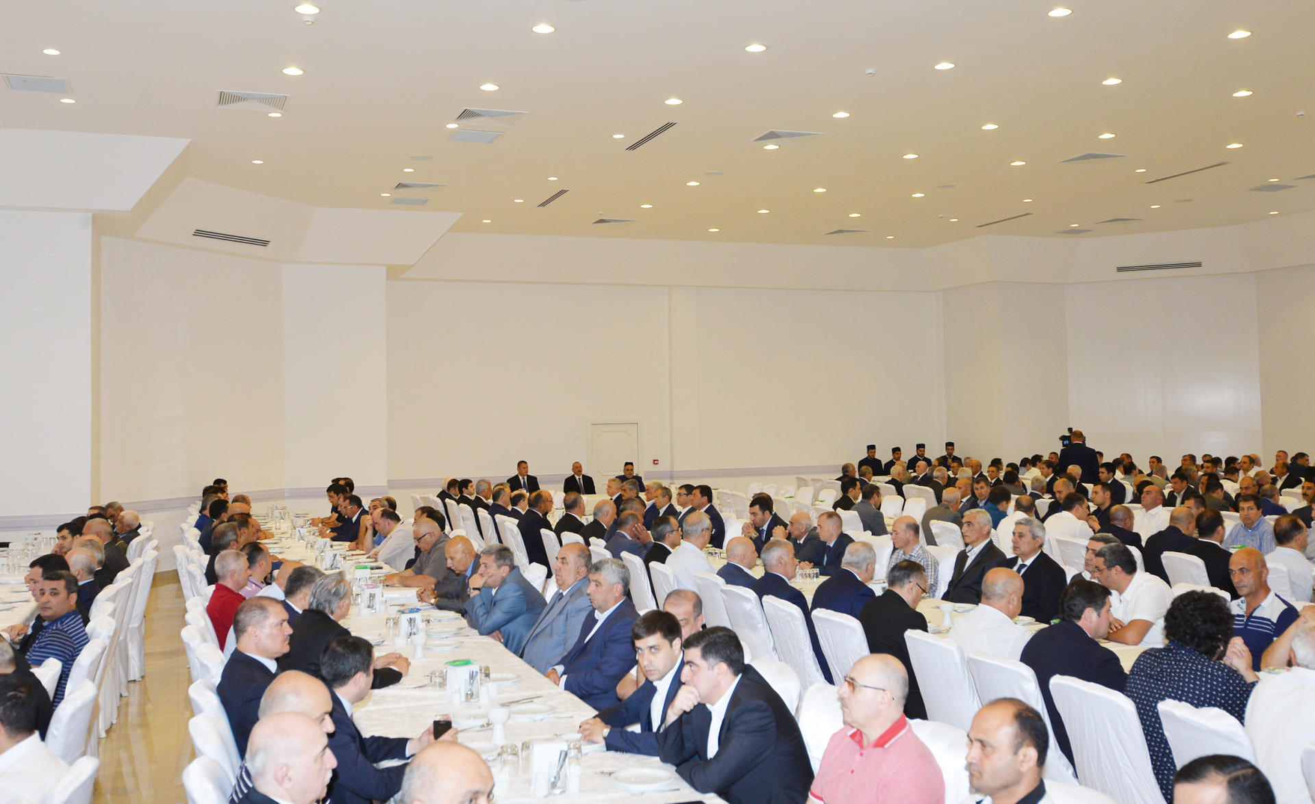 Prezident İlham Əliyev görkəmli alim, akademik Rəfiqə Əliyevanın qırx mərasimində iştirak edib (FOTO)