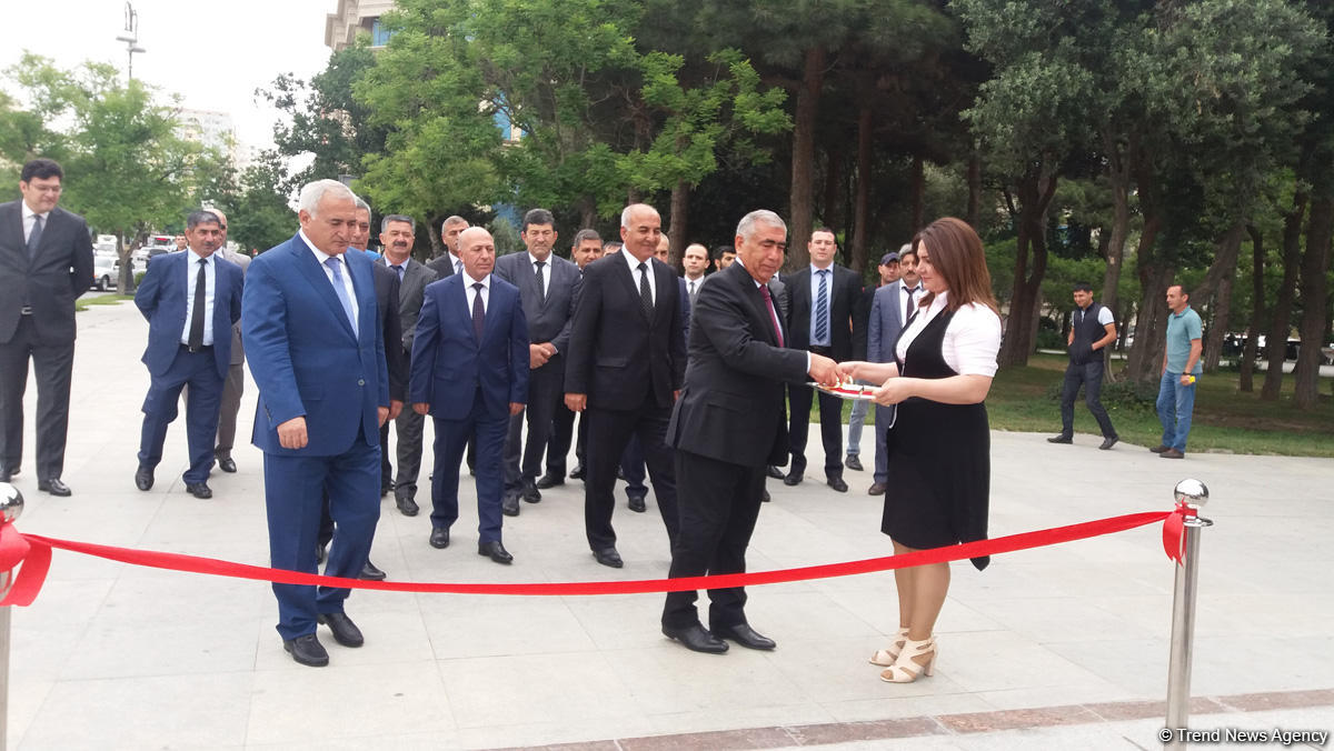 Hüseyn Cavid prospektində yeni piyada keçidi açıldı (FOTO)