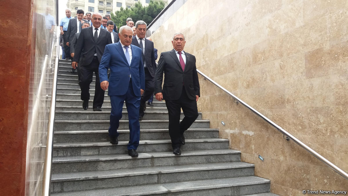 Hüseyn Cavid prospektində yeni piyada keçidi açıldı (FOTO)