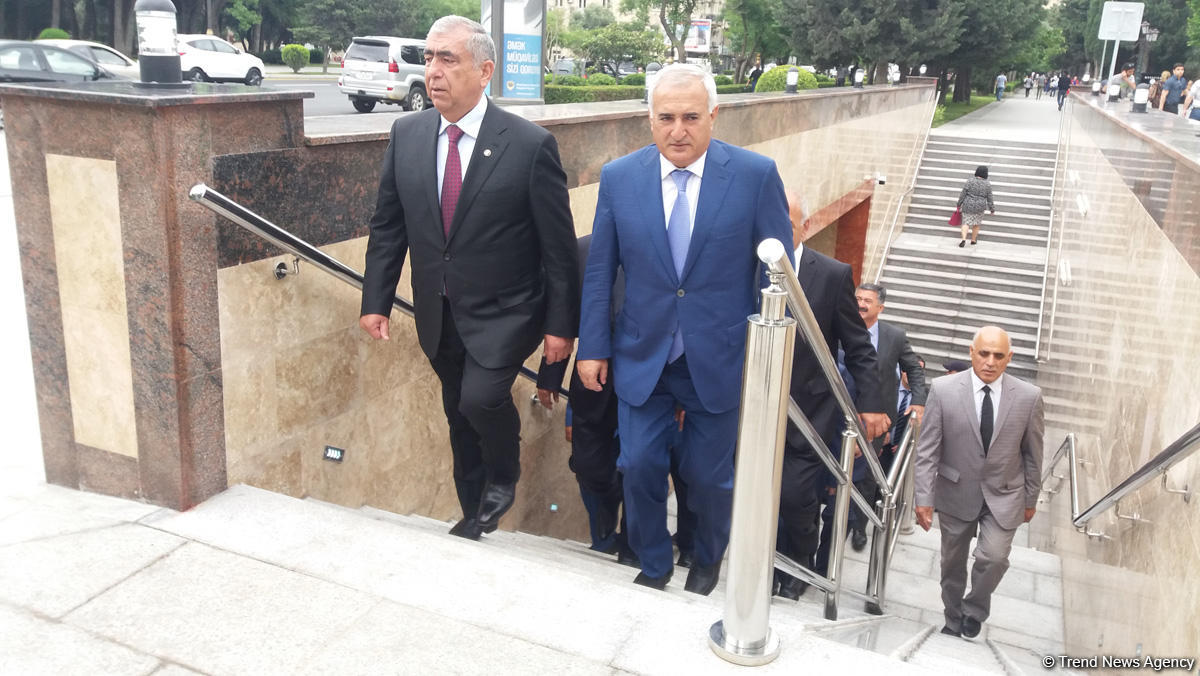 Hüseyn Cavid prospektində yeni piyada keçidi açıldı (FOTO)