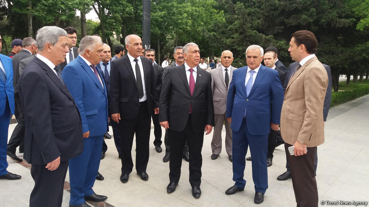Hüseyn Cavid prospektində yeni piyada keçidi açıldı (FOTO)
