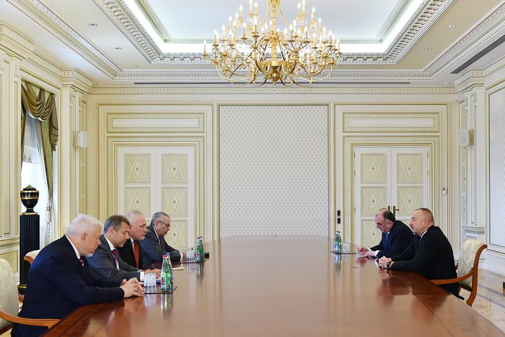 İlham Əliyev: Ermənistan nəyin bahasına olursa-olsun Minsk qrupu həmsədrlərinin fəaliyyətini pozmağa çalışır (YENİLƏNİB)