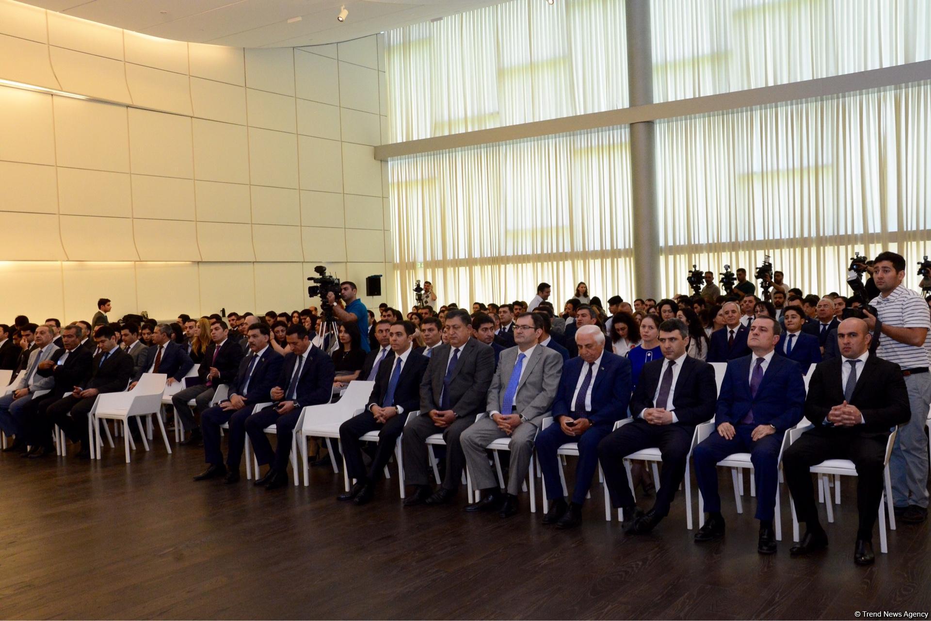 Yusuf Məmmədəliyev: İlham Əliyev və Birinci-vitse prezident Mehriban Əliyeva tərəfindən həyata keçirilən siyasət sayəsində uğur qazanan məhz gənclik olacaq (YENİLƏNİB) (FOTO)