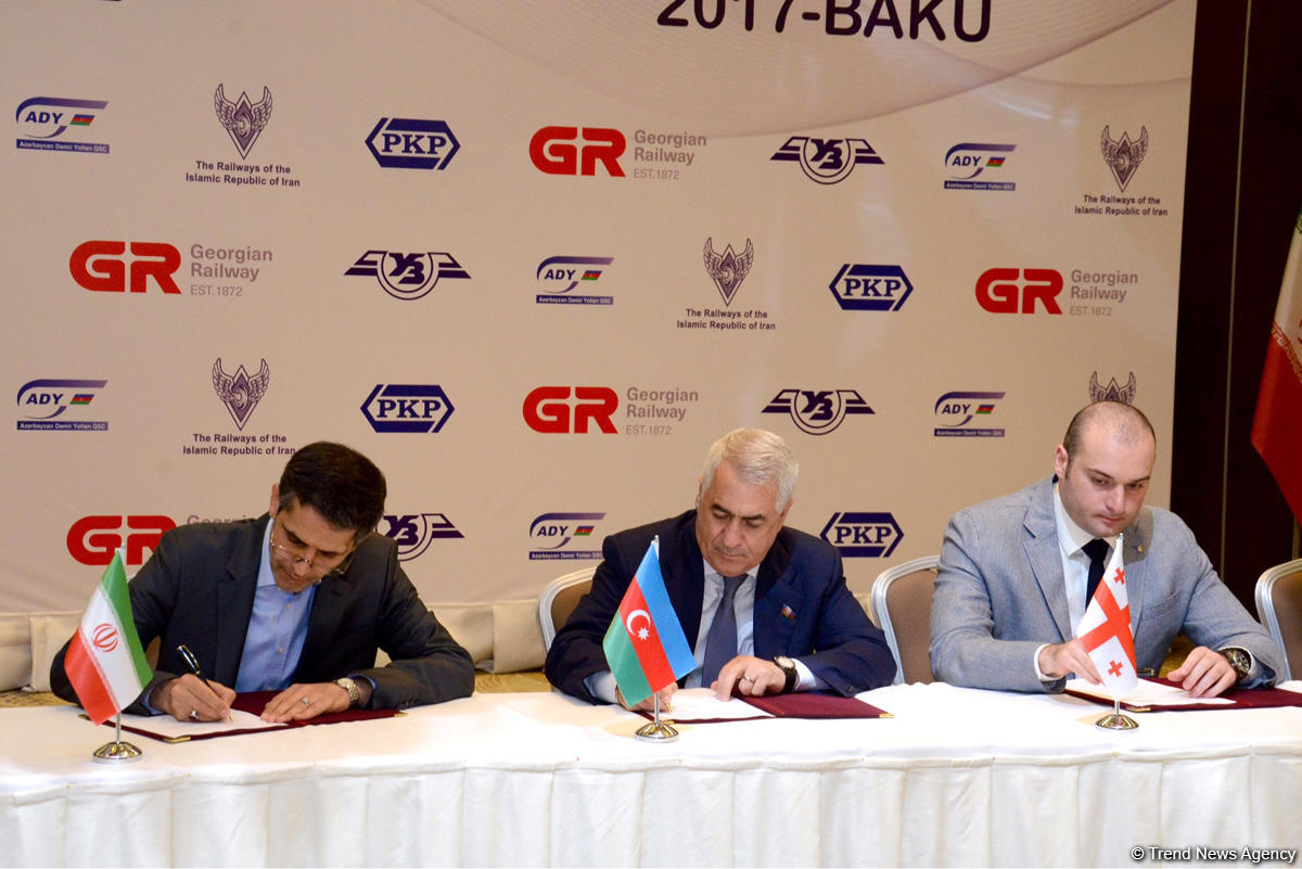 "Cənub-Qərb" nəqliyyat dəhlizi layihəsi üzrə protokol imzalanıb (FOTO)