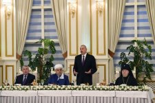 Prezident İlham Əliyev müqəddəs Ramazan ayı münasibətilə iftar mərasimində iştirak edib (FOTO) (Yenilənib 2)