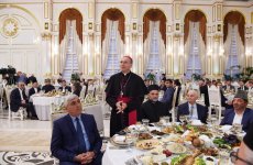 Prezident İlham Əliyev müqəddəs Ramazan ayı münasibətilə iftar mərasimində iştirak edib (FOTO) (Yenilənib 2)