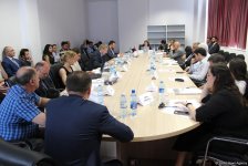 Bakıda ekspertlər Rusiya-Azərbaycan münasibətlərini müzakirə edir (FOTO)