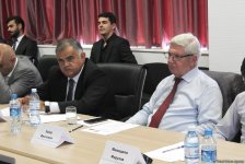 Bakıda ekspertlər Rusiya-Azərbaycan münasibətlərini müzakirə edir (FOTO)