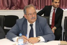 Bakıda ekspertlər Rusiya-Azərbaycan münasibətlərini müzakirə edir (FOTO)