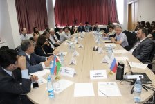 Bakıda ekspertlər Rusiya-Azərbaycan münasibətlərini müzakirə edir (FOTO)