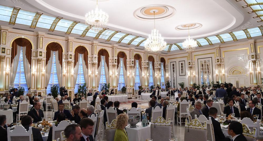 Prezident İlham Əliyev müqəddəs Ramazan ayı münasibətilə iftar mərasimində iştirak edib (FOTO) (Yenilənib 2)
