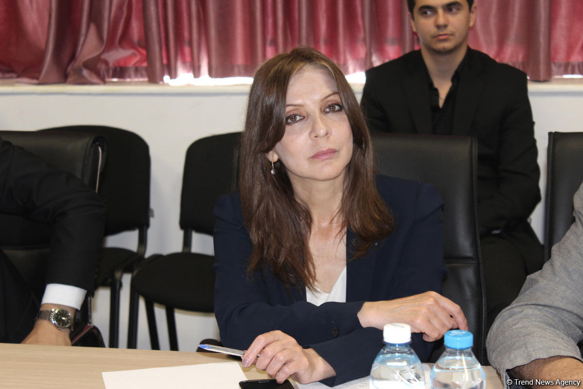 Bakıda ekspertlər Rusiya-Azərbaycan münasibətlərini müzakirə edir (FOTO)