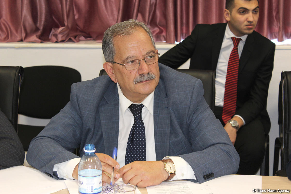 Bakıda ekspertlər Rusiya-Azərbaycan münasibətlərini müzakirə edir (FOTO)