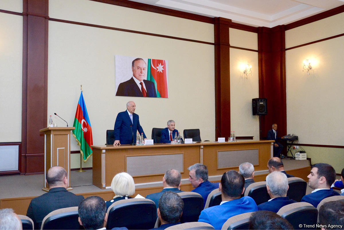 Əli Əhmədov: Azərbaycanda iqtisadi sahədə köklü islahatlar nəzərdə tutulub (FOTO)