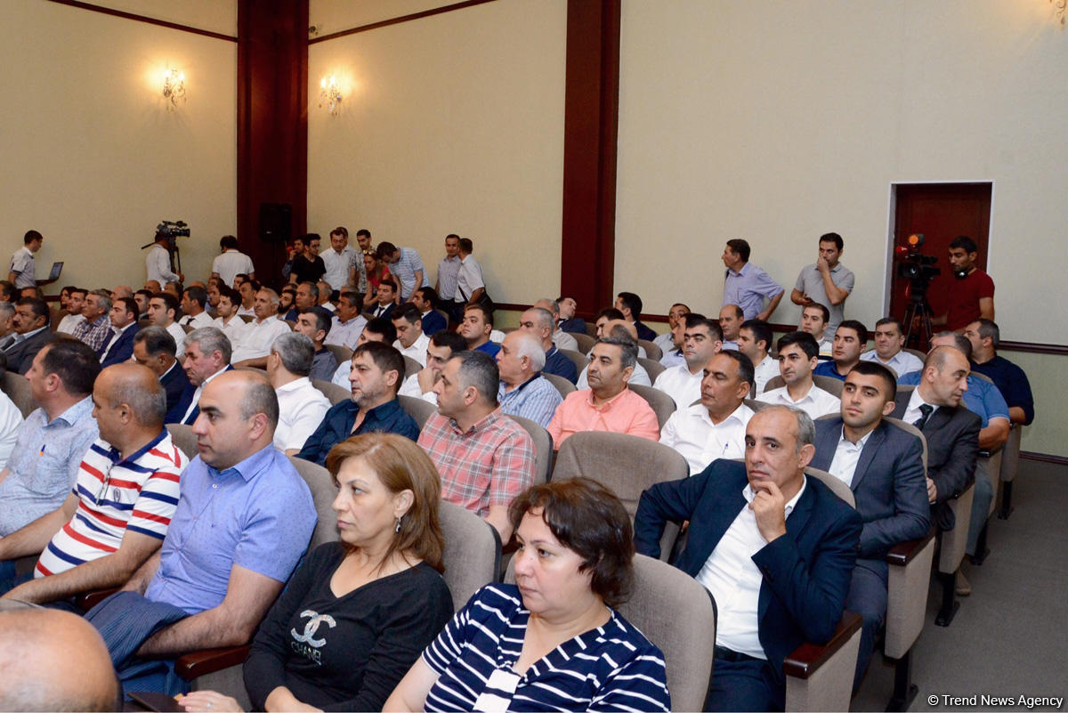 Əli Əhmədov: Azərbaycanda iqtisadi sahədə köklü islahatlar nəzərdə tutulub (FOTO)