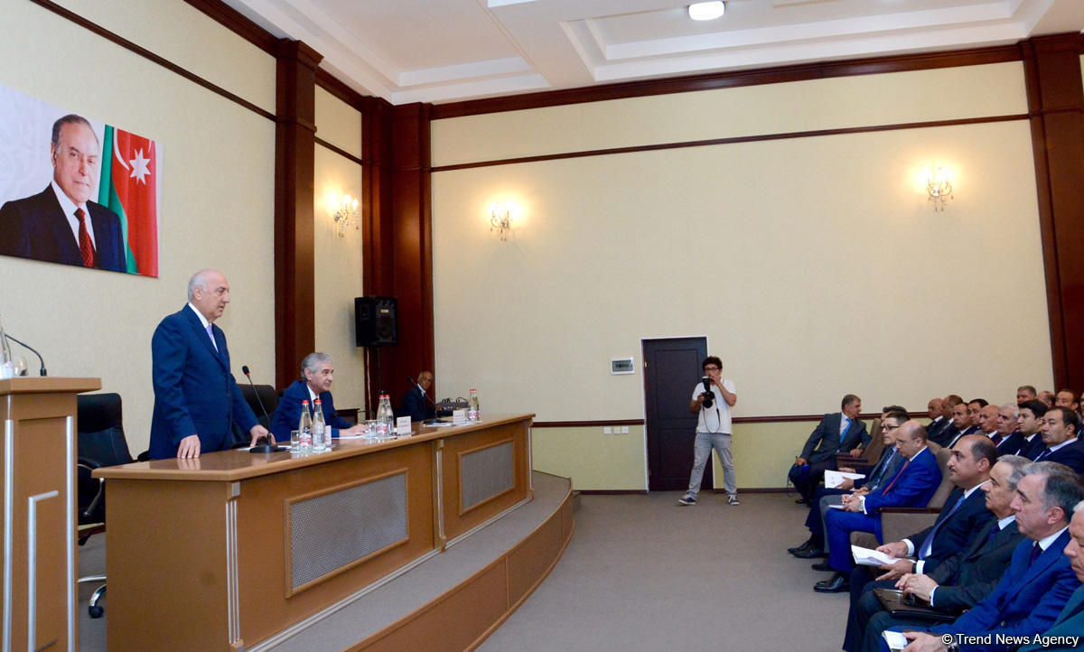 Əli Əhmədov: Azərbaycanda iqtisadi sahədə köklü islahatlar nəzərdə tutulub (FOTO)