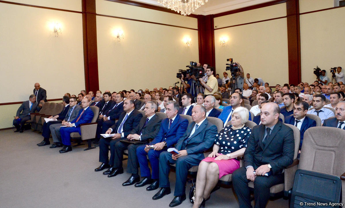 Əli Əhmədov: Azərbaycanda iqtisadi sahədə köklü islahatlar nəzərdə tutulub (FOTO)