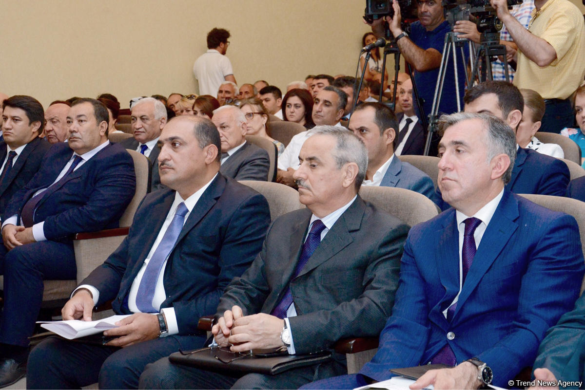 Əli Əhmədov: Azərbaycanda iqtisadi sahədə köklü islahatlar nəzərdə tutulub (FOTO)