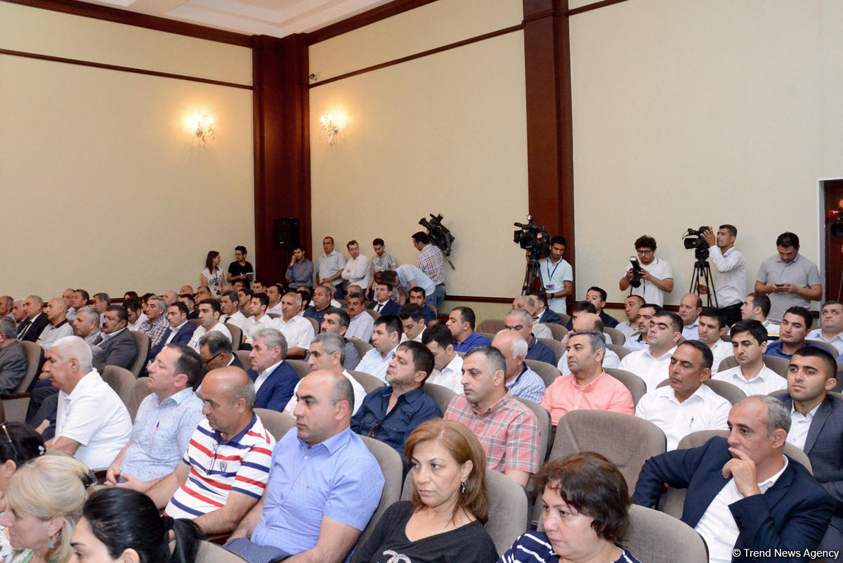 Əli Əhmədov: Azərbaycanda iqtisadi sahədə köklü islahatlar nəzərdə tutulub (FOTO)