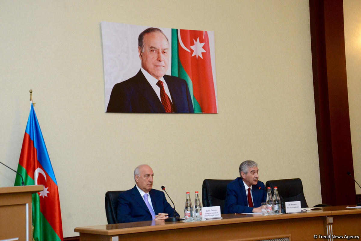 Əli Əhmədov: Azərbaycanda iqtisadi sahədə köklü islahatlar nəzərdə tutulub (FOTO)