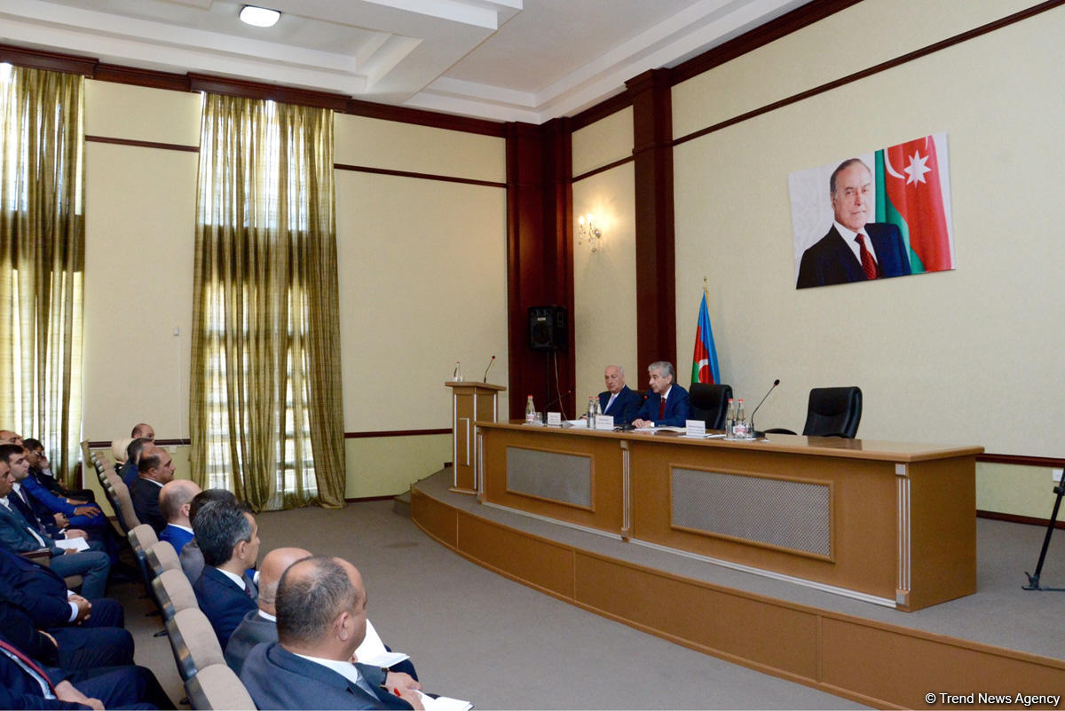 Əli Əhmədov: Azərbaycanda iqtisadi sahədə köklü islahatlar nəzərdə tutulub (FOTO)