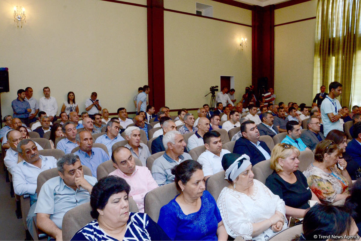 Əli Əhmədov: Azərbaycanda iqtisadi sahədə köklü islahatlar nəzərdə tutulub (FOTO)
