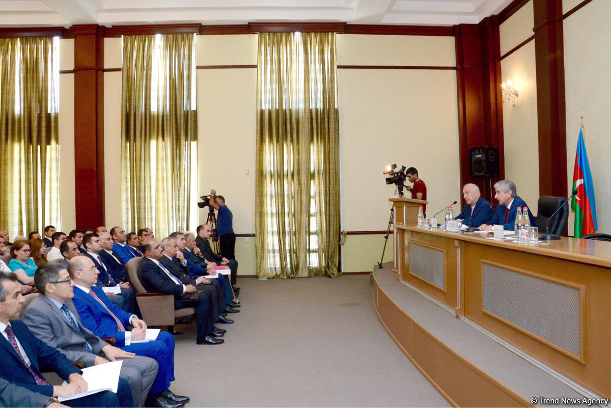 Əli Əhmədov: Azərbaycanda iqtisadi sahədə köklü islahatlar nəzərdə tutulub (FOTO)