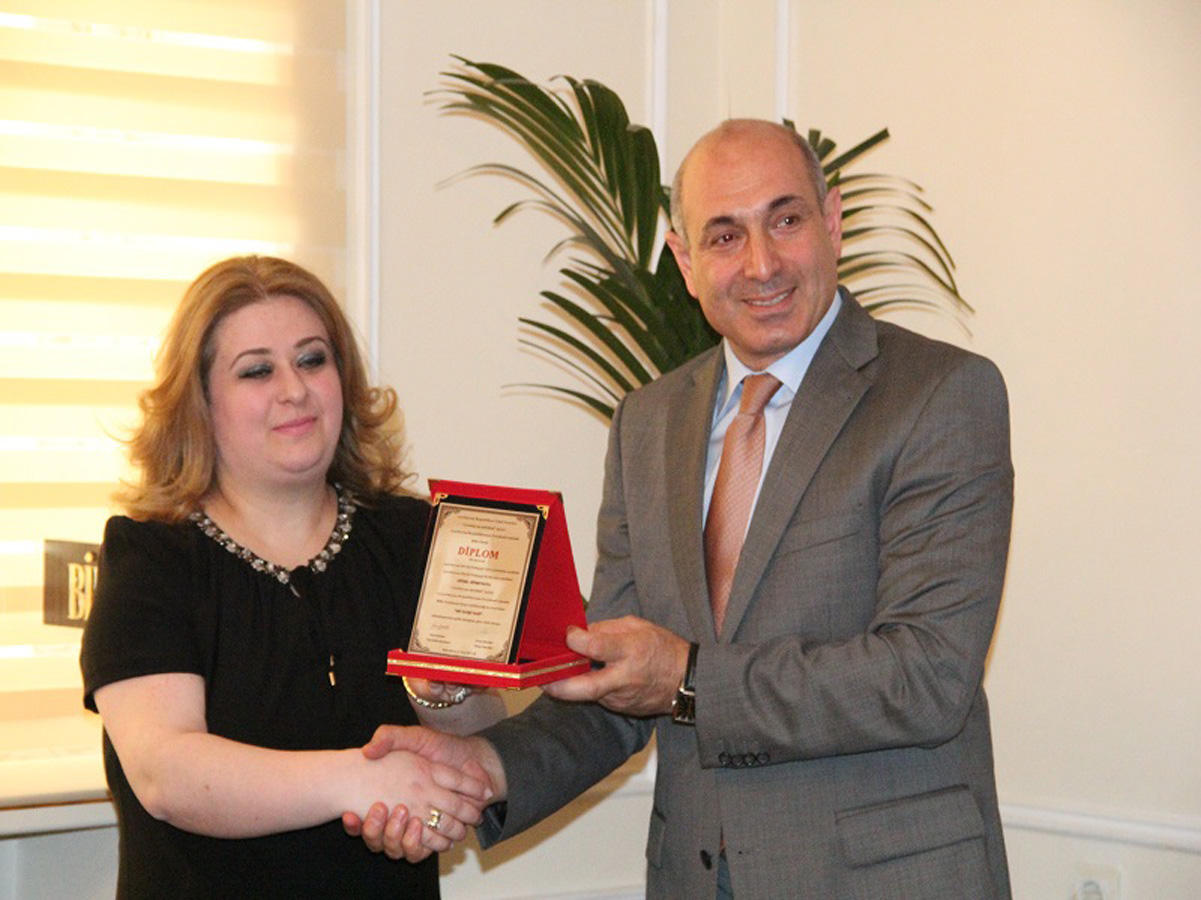 “Ən yaxşı yazı” müsabiqəsinin qalibləri mükafatlandırılıb (FOTO)