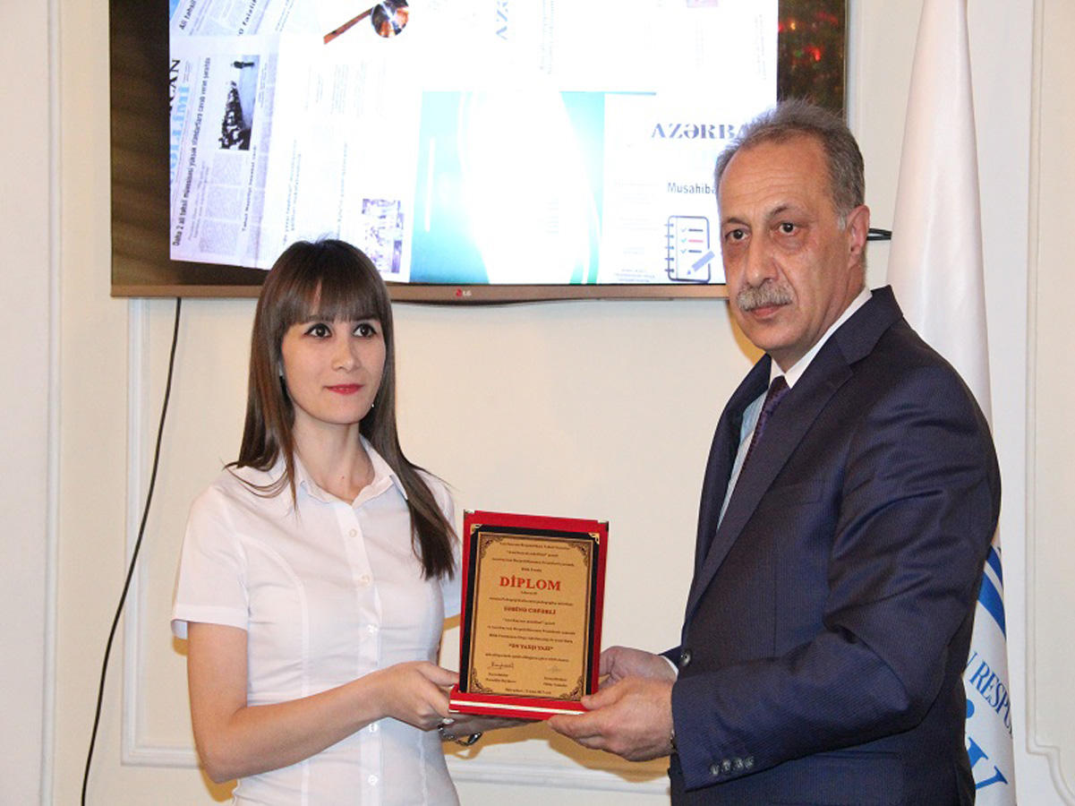 “Ən yaxşı yazı” müsabiqəsinin qalibləri mükafatlandırılıb (FOTO)