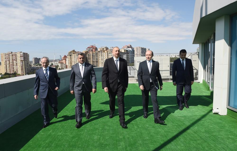 Prezident İlham Əliyev Nərimanov Rayon Məhkəməsinin yeni inzibati binasının açılışında iştirak edib (YENİLƏNİB) (FOTO)