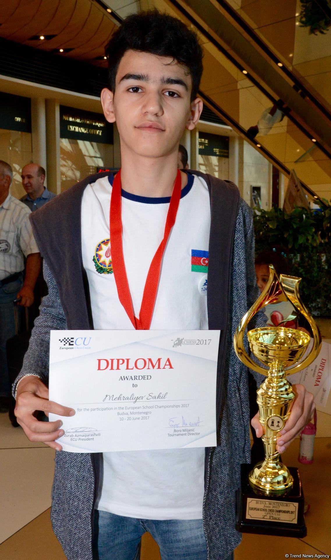 Məktəblilərimiz Avropa çempionatında 6 medal qazanıb (FOTO)