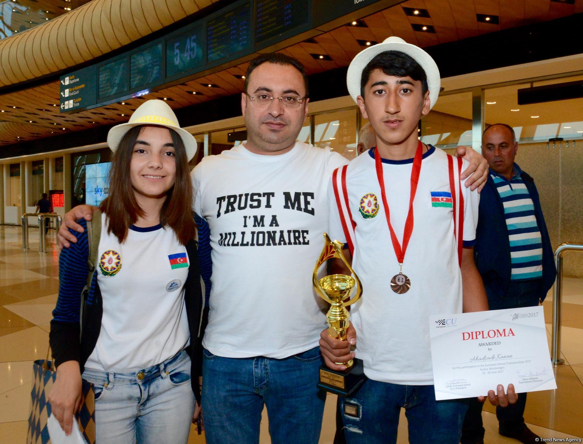 Məktəblilərimiz Avropa çempionatında 6 medal qazanıb (FOTO)