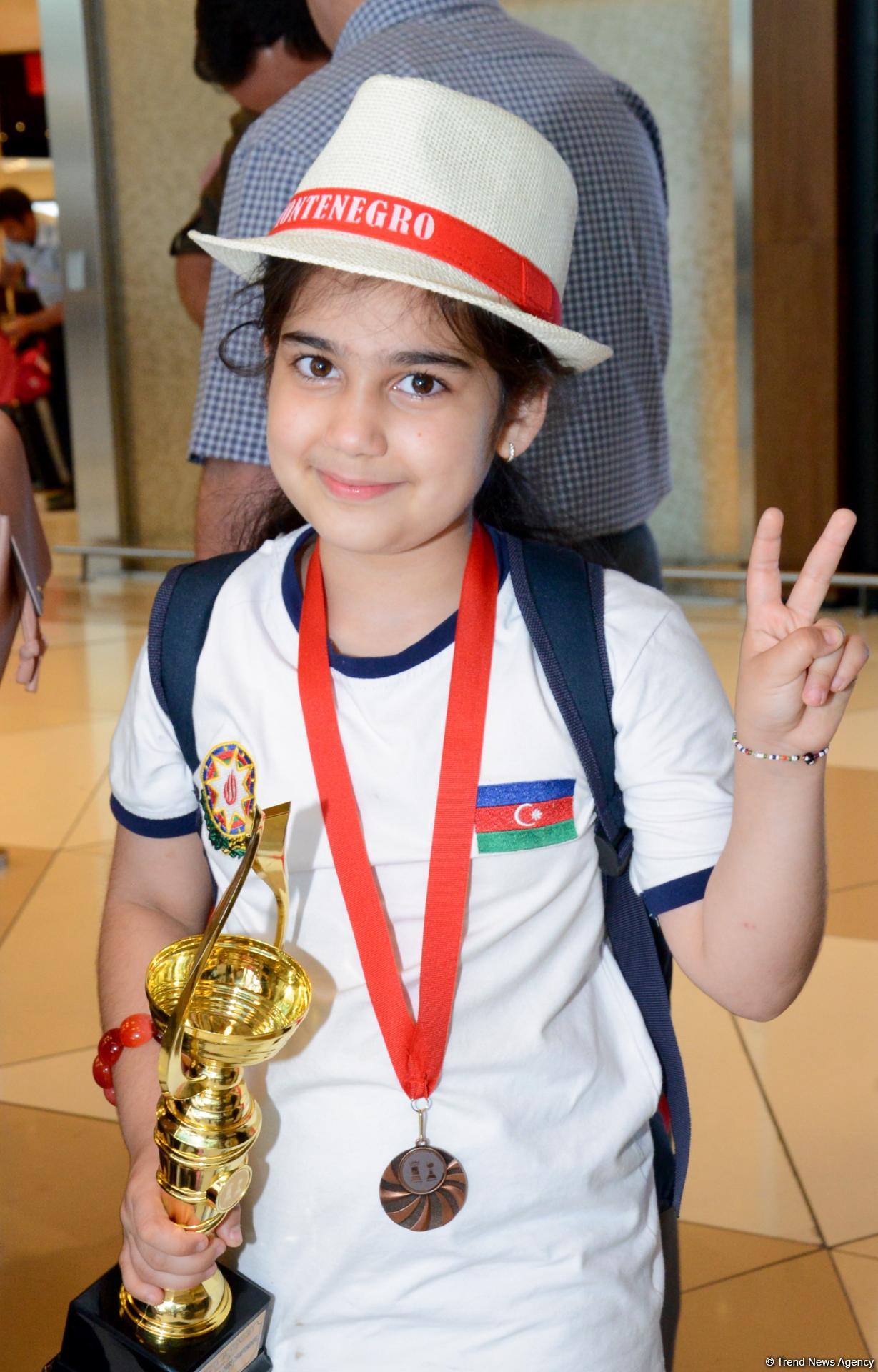 Məktəblilərimiz Avropa çempionatında 6 medal qazanıb (FOTO)