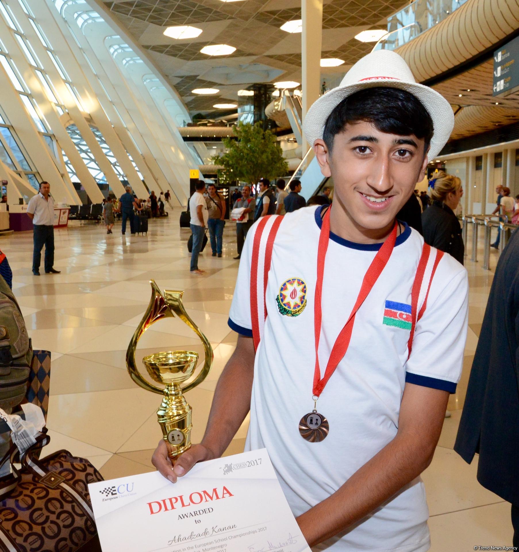 Məktəblilərimiz Avropa çempionatında 6 medal qazanıb (FOTO)