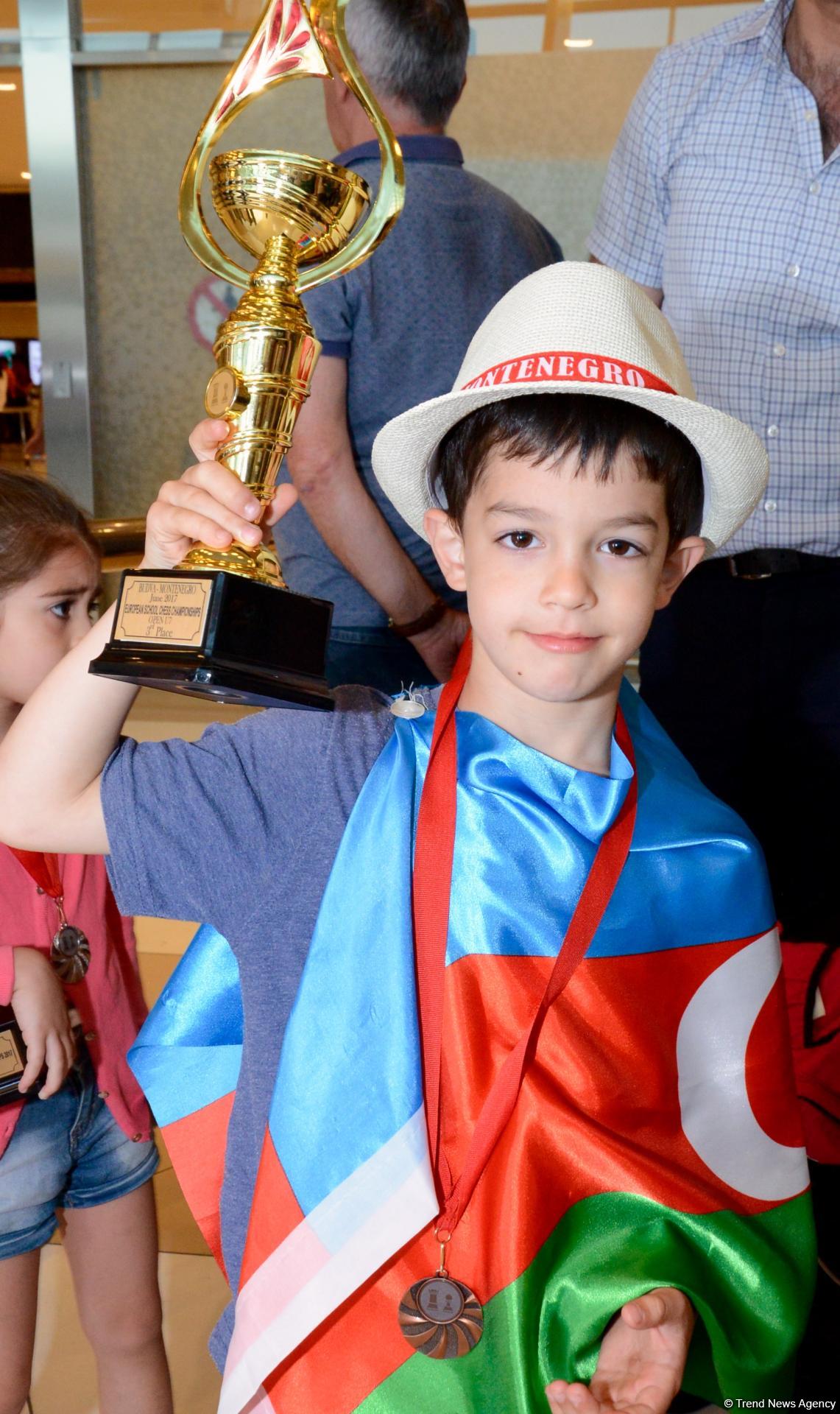 Məktəblilərimiz Avropa çempionatında 6 medal qazanıb (FOTO)