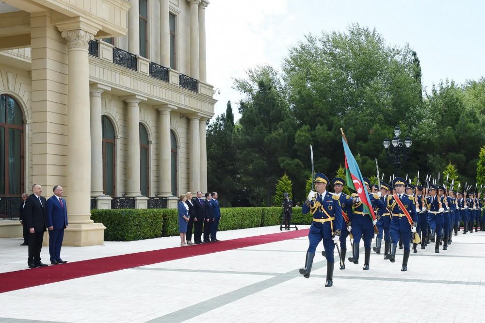 Moldova Prezidenti İqor Dodonun rəsmi qarşılanma mərasimi olub (FOTO)