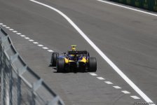 Bakıda Formula 2 pilotlarının sərbəst yürüşləri başlayıb (FOTO)