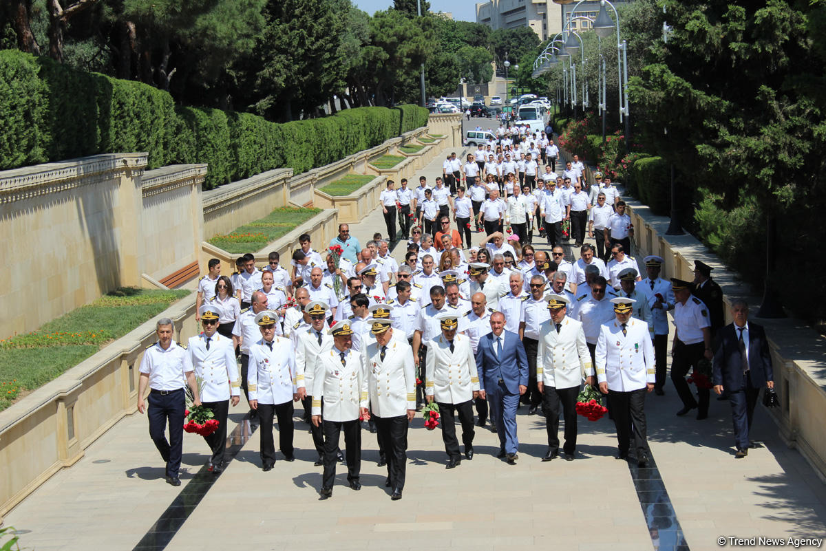 Dənizçilər peşə bayramlarını qeyd edirlər (FOTO)