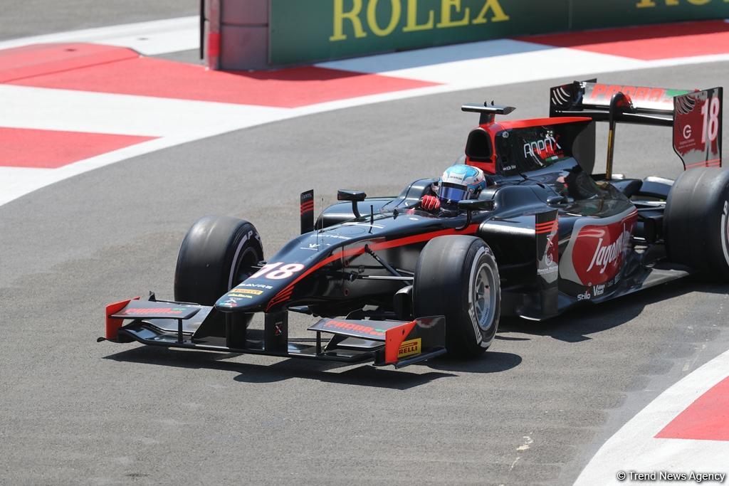 Bakıda Formula 2 pilotlarının sərbəst yürüşləri başlayıb (FOTO)