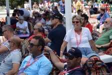 Bakıda "F1 Village" zonasında "Formula 1" pilotlarının avtoqraf-sessiyası FOTOLARDA
